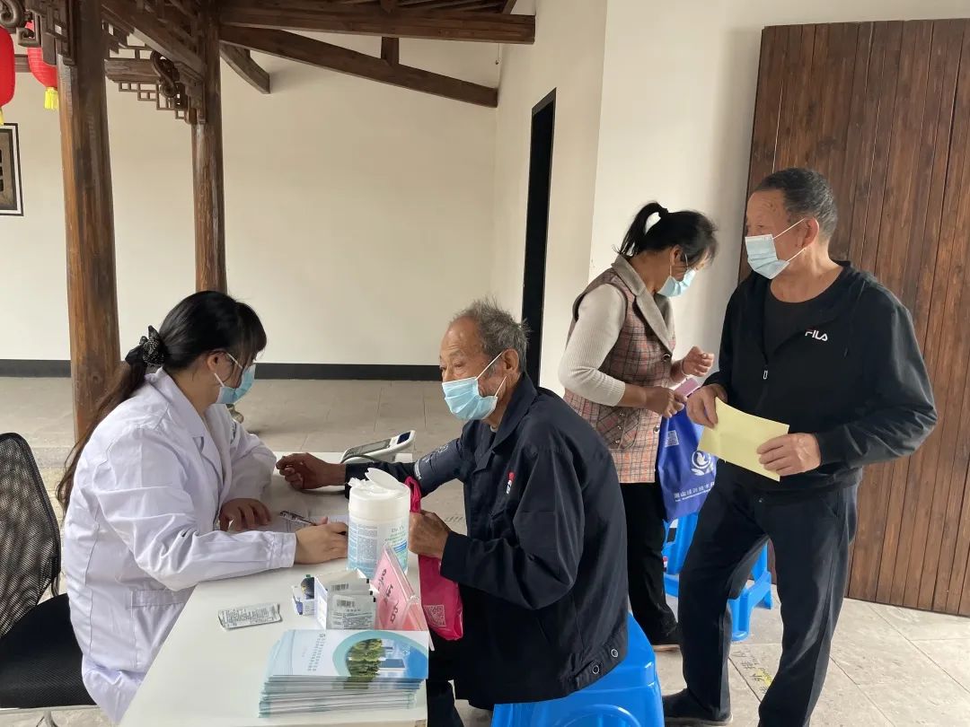 这项家门口的服务，让凤凰村老人们纷纷点赞！